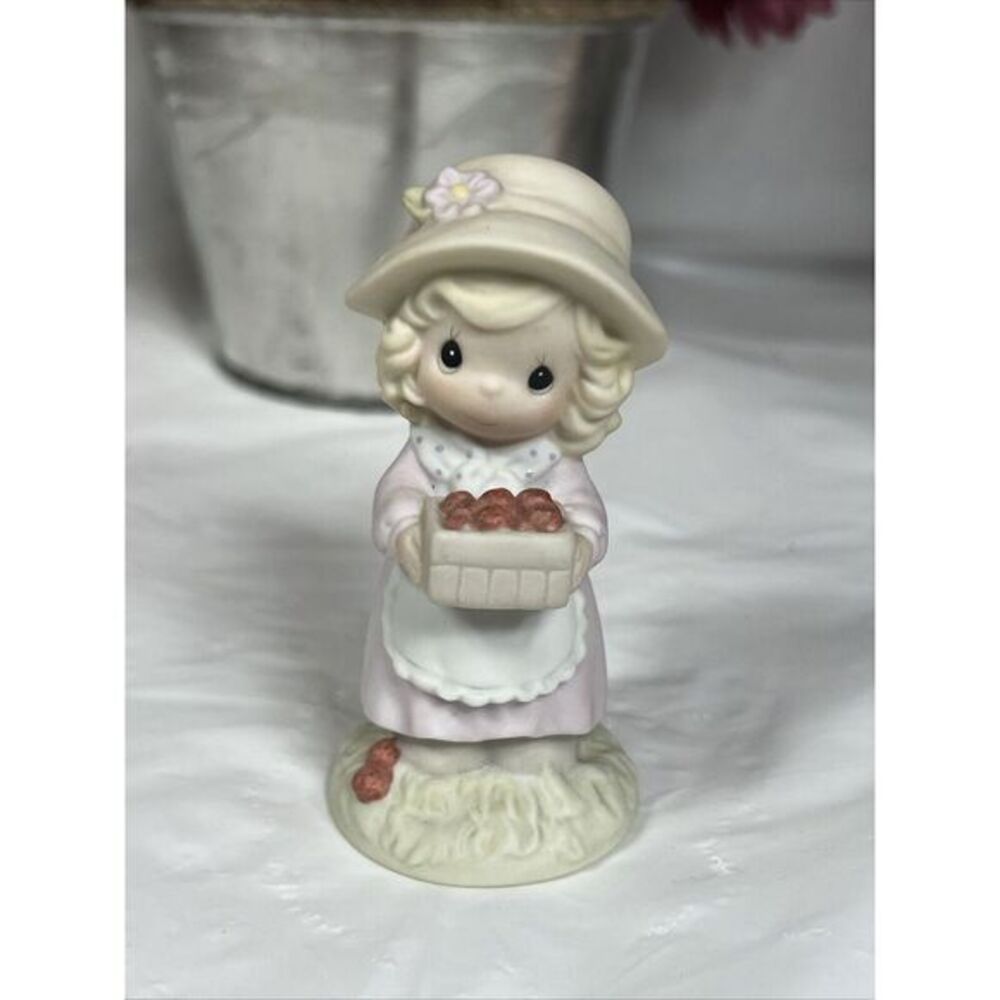 Precious Moments You're‎ The Berry Best 1996 Girl 139513 Little Moments Enesco
